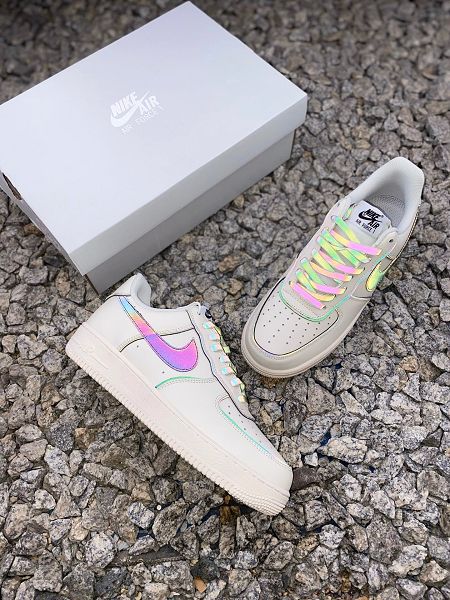 Nike Air Force 1 2021新款 空軍一號變色龍男女款運動板鞋 帶半碼