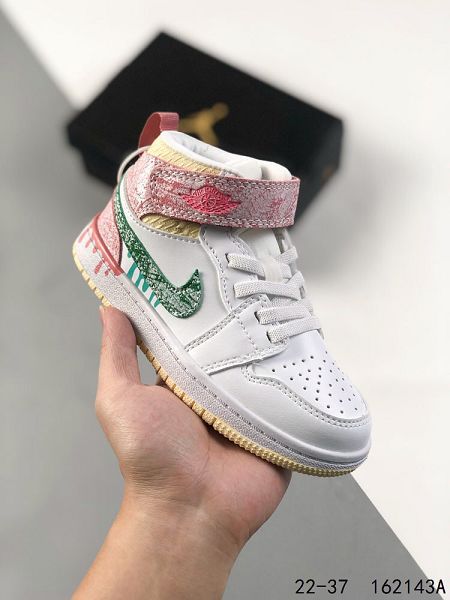 Air Jordan 1 Mid 2023全新童鞋高幫潮流文化籃球板鞋