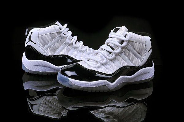 Air Jordan 喬丹11代 2015新品上市 傳奇系列網面透氣運動童鞋 白黑色 