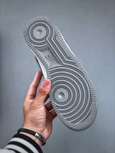 Nike Air Force 1 Low 』07 岩石灰 配色 2025最新男女款空軍一號低幫休閒板鞋