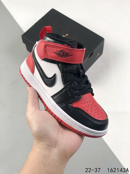 Air Jordan 1 Mid 2023全新童鞋高幫潮流文化籃球板鞋